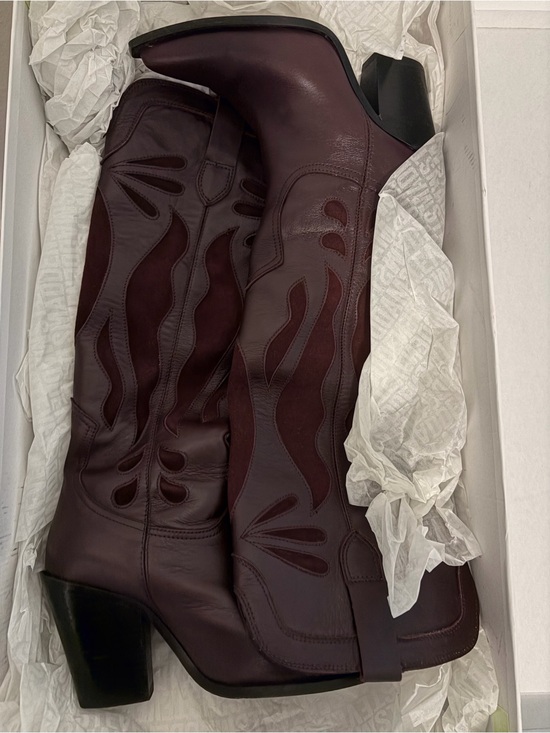 Steve Madden Shoes - Steve Madden Burgundy Western Block Heel Boots